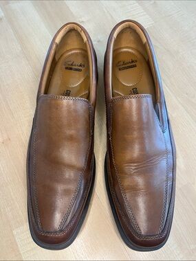 Clarks Men’s Tan/Brown Leather Slip-On Loafers